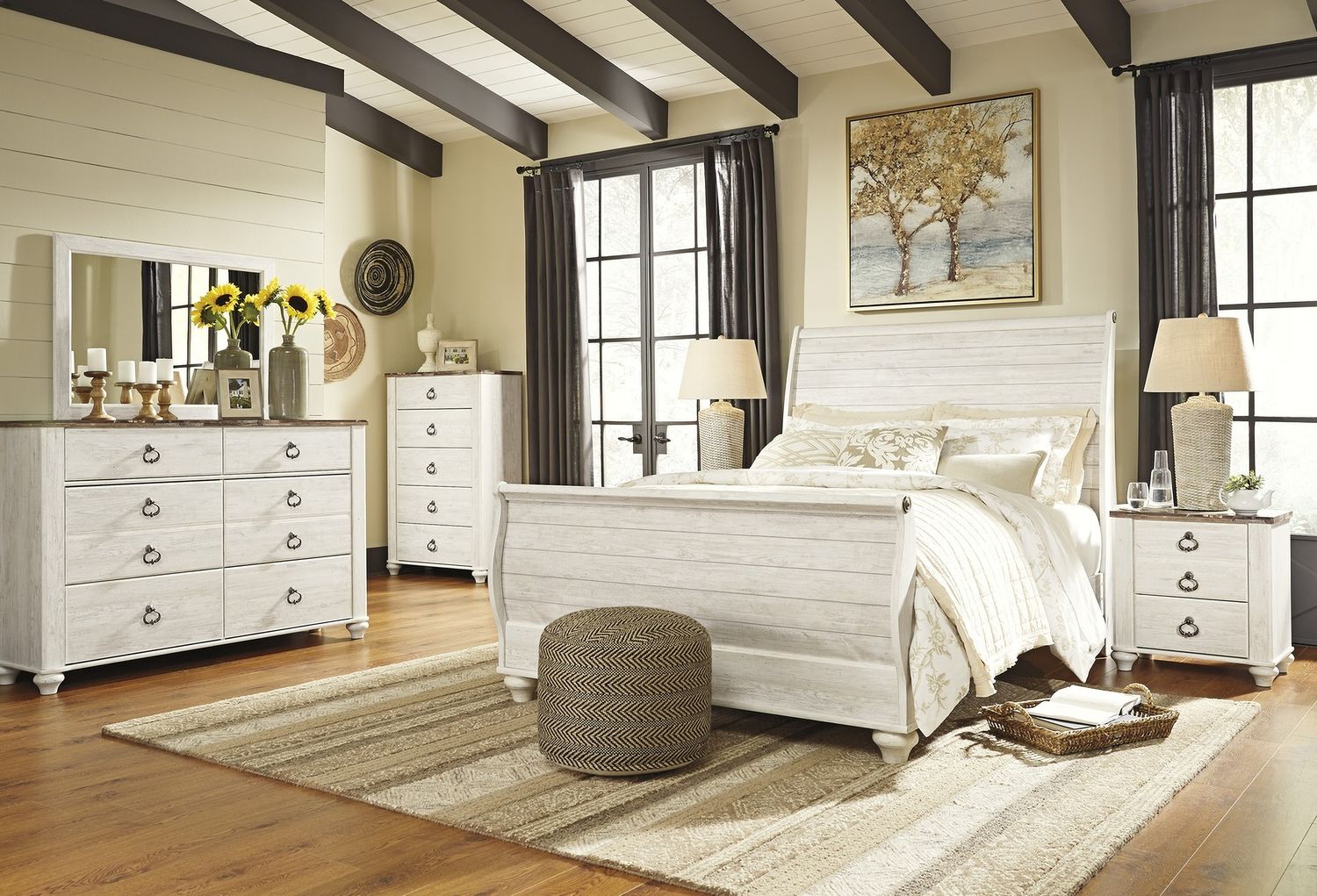 Willowton Two-tone 5 Drawer Chest B26746
