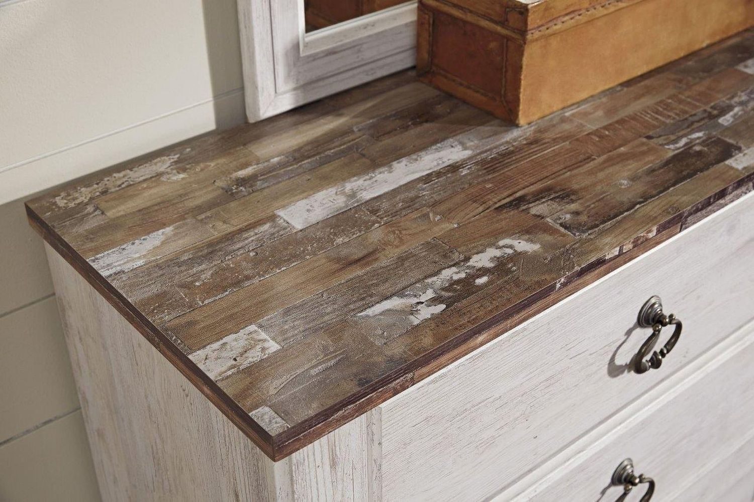 Willowton 2 Drawer Nightstand B26792