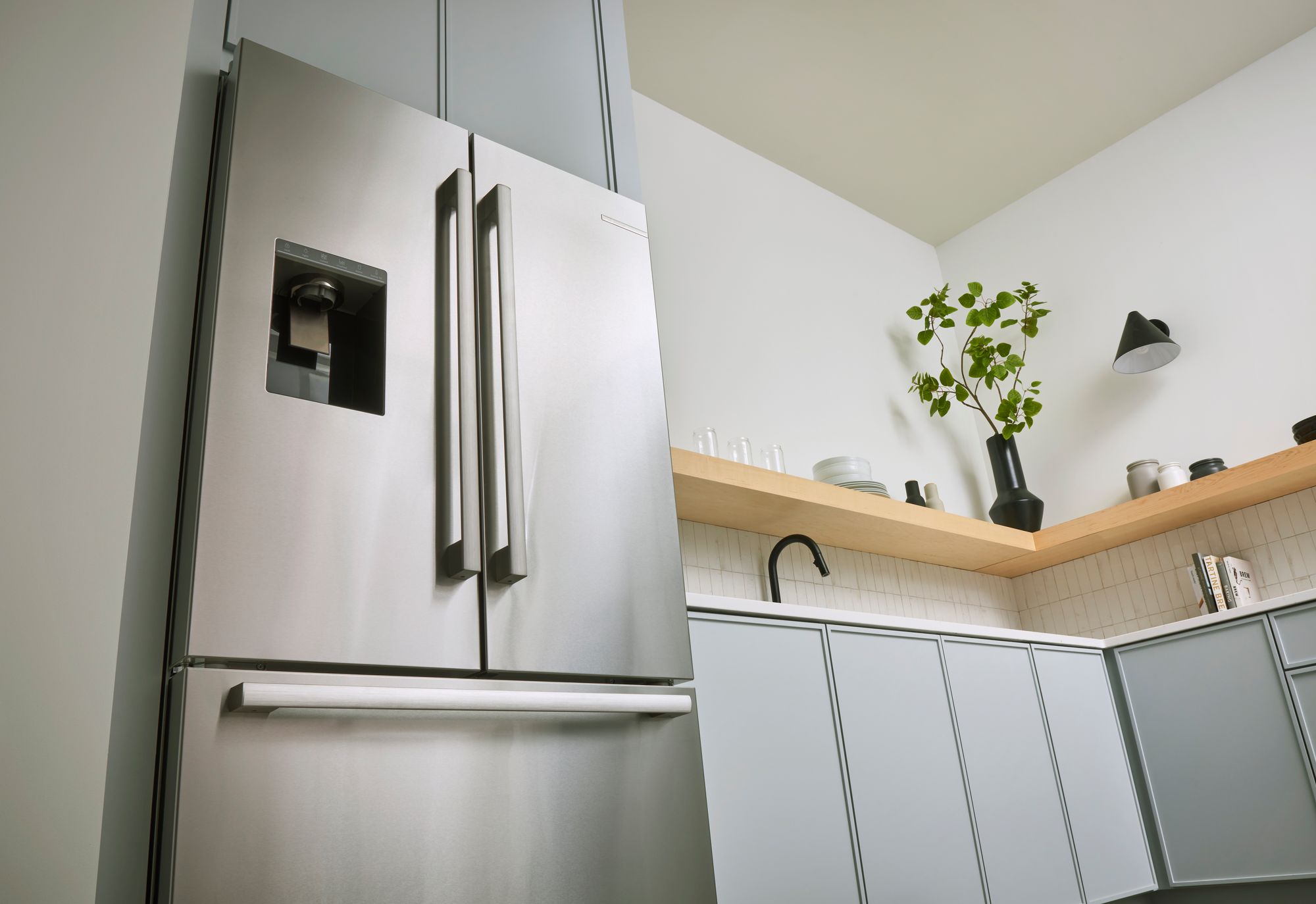 500 Series French Door Bottom Mount Refrigerator 36'' Easy clean B36CD50SNS