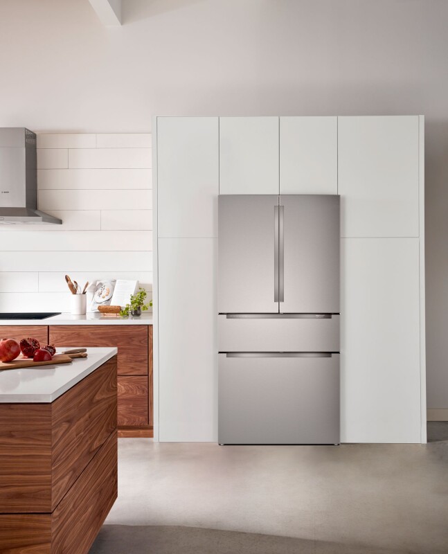 800 Series French Door Bottom Mount Refrigerator 36'' Easy clean stainless steel B36CL80ENS B36CL80ENS