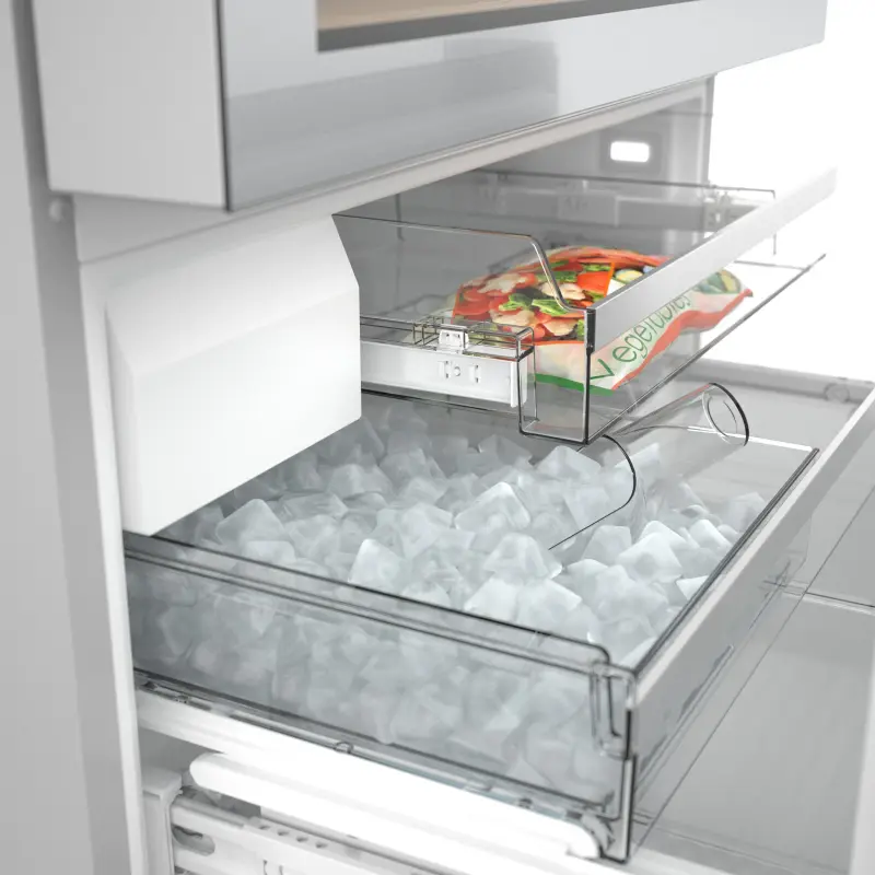 800 Series French Door Bottom Mount Refrigerator, Glass door 36'' B36CL81ENG