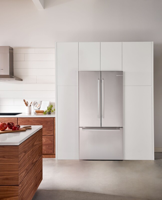 800 Series French Door Bottom Mount Refrigerator 36'' Easy clean B36CT80SNS