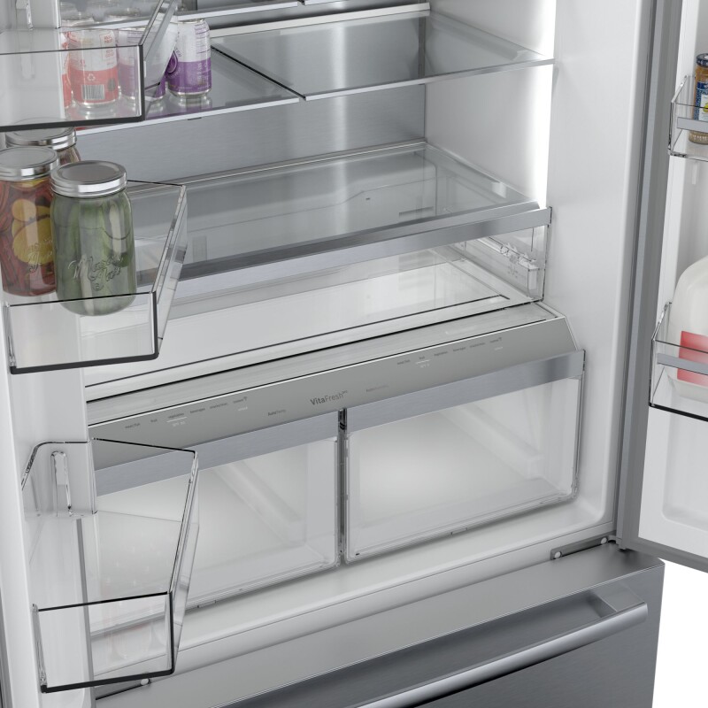 800 Series French Door Bottom Mount Refrigerator 36'' Easy clean B36CT80SNS