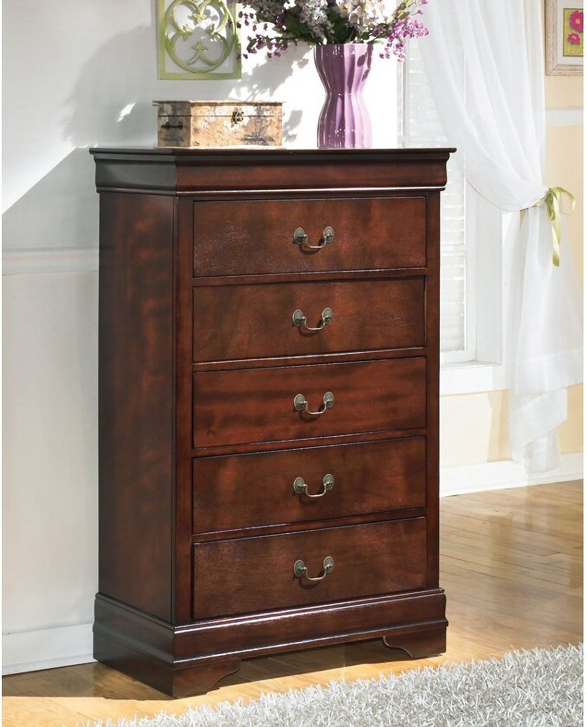 Alisdair Chest B37646