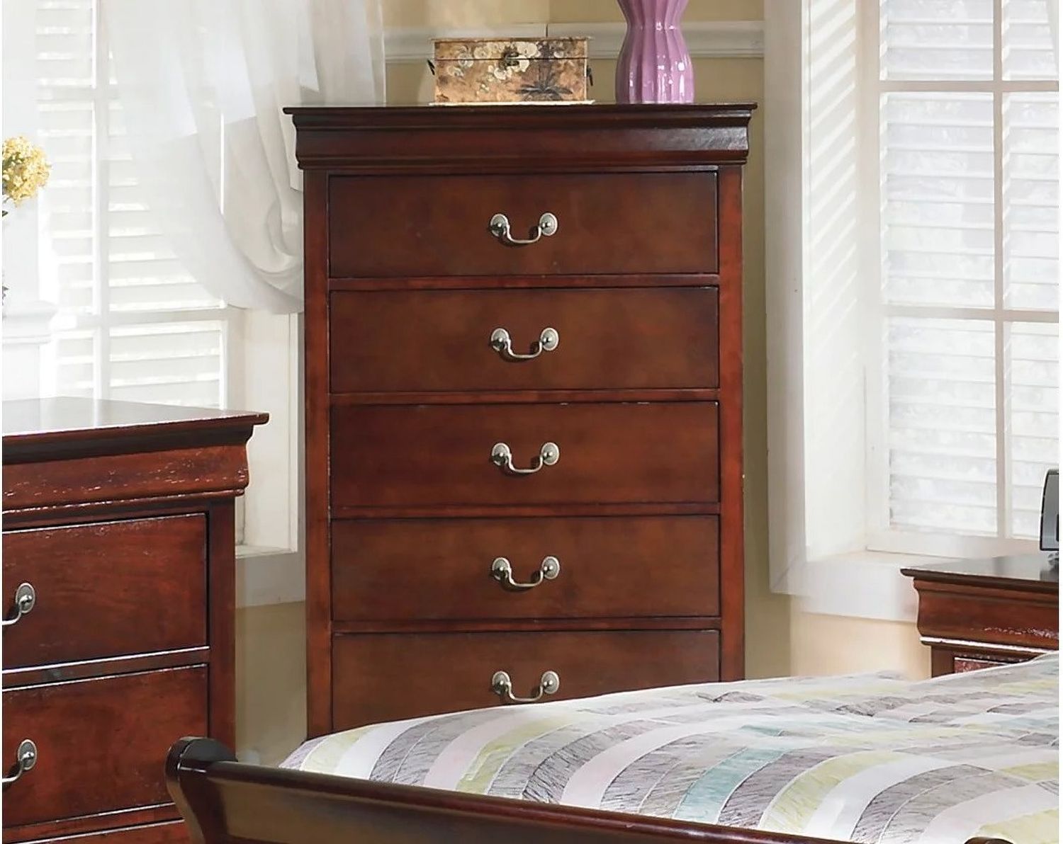 Alisdair Chest B37646
