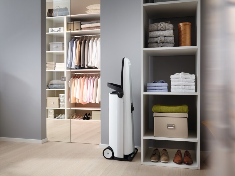 Steam ironing system with display and steamer for perfect ironing results and convenience. B3847FASHIONMASTER