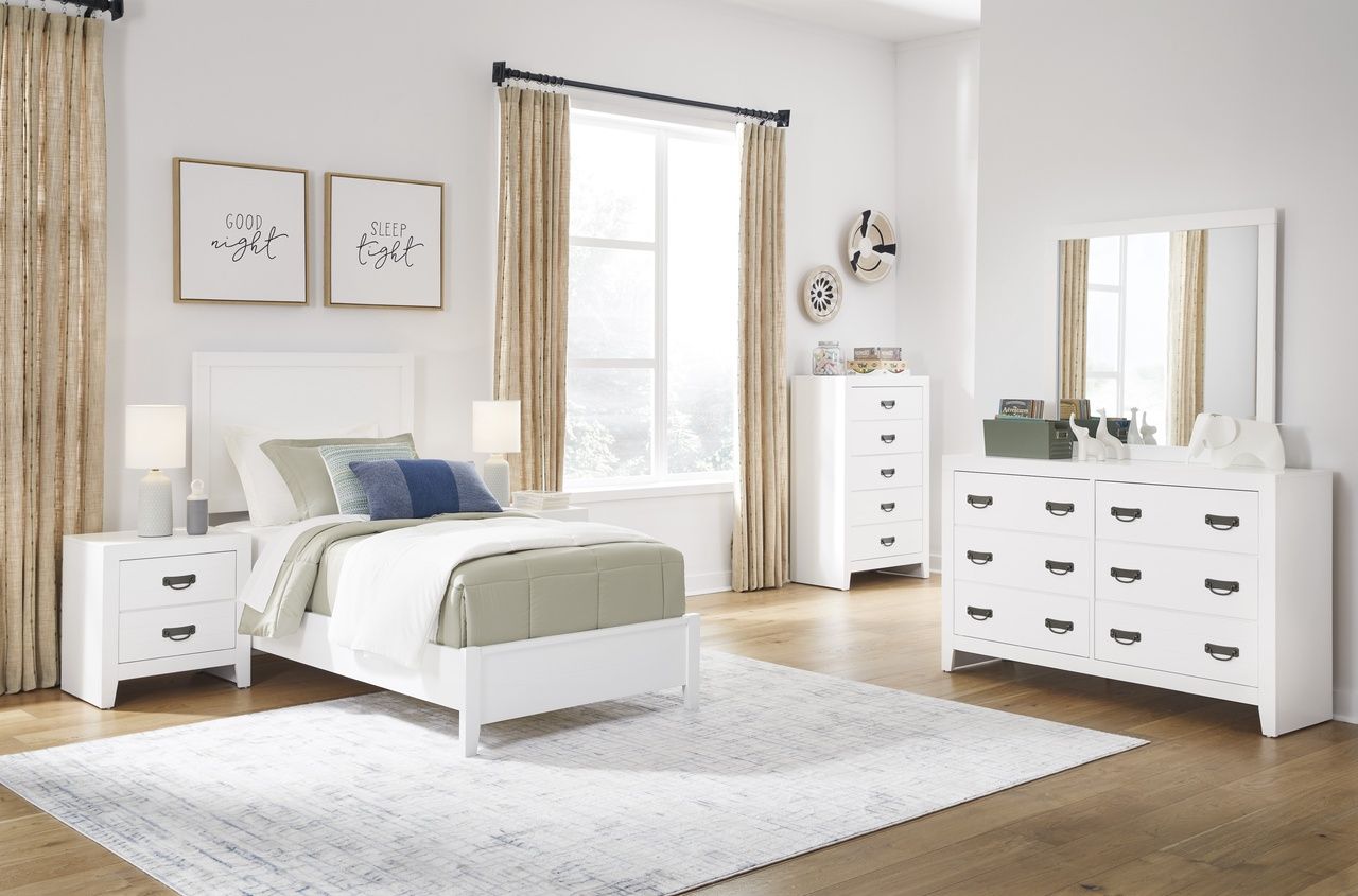 Binterglen Bedroom Mirror In White B42736