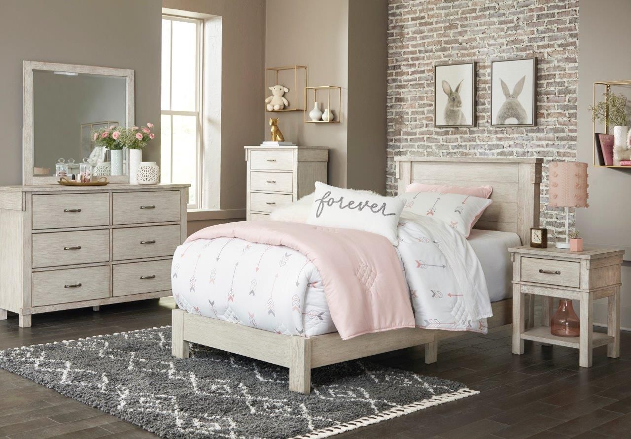 Hollentown Whitewash Bedroom Mirror B43436