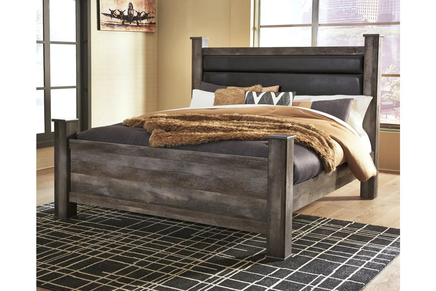 Wynnlow Gray King Upholstered Poster Bed B440B6