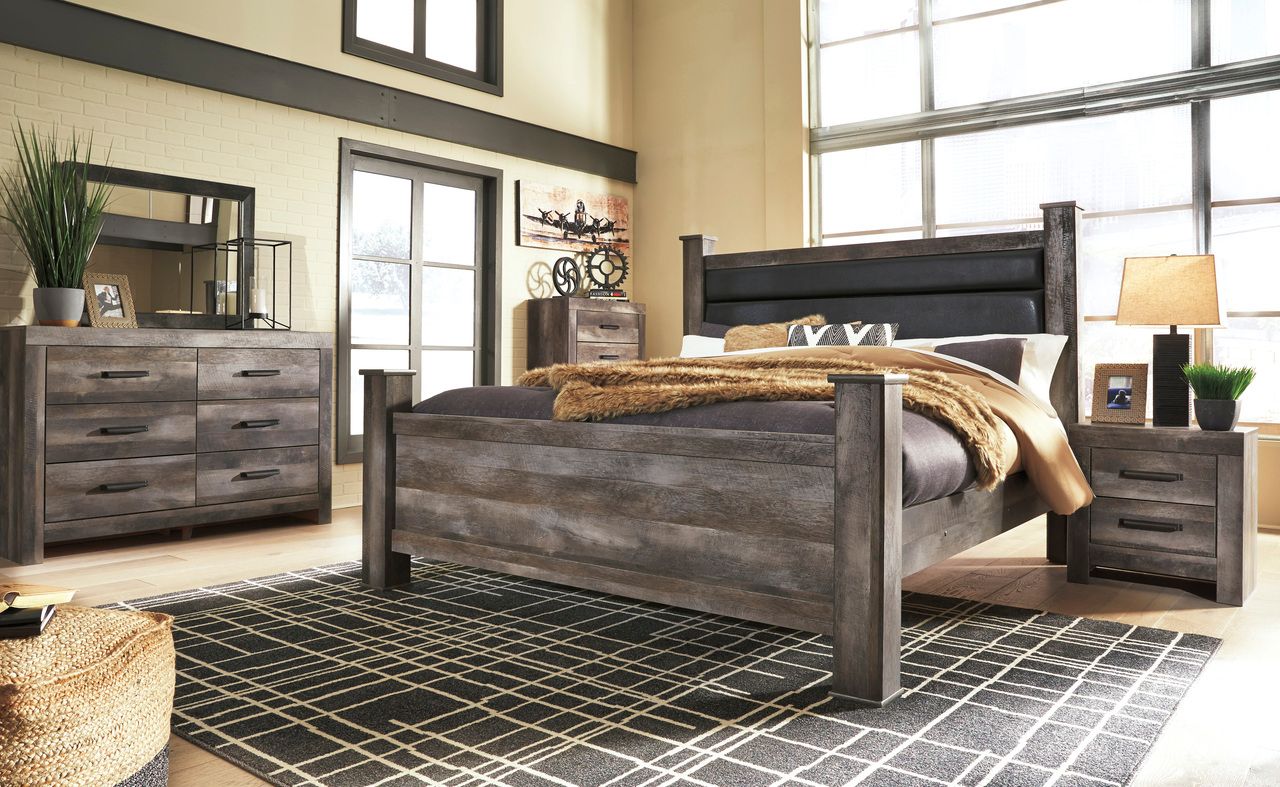 Wynnlow Gray King Upholstered Poster Bed B440B6