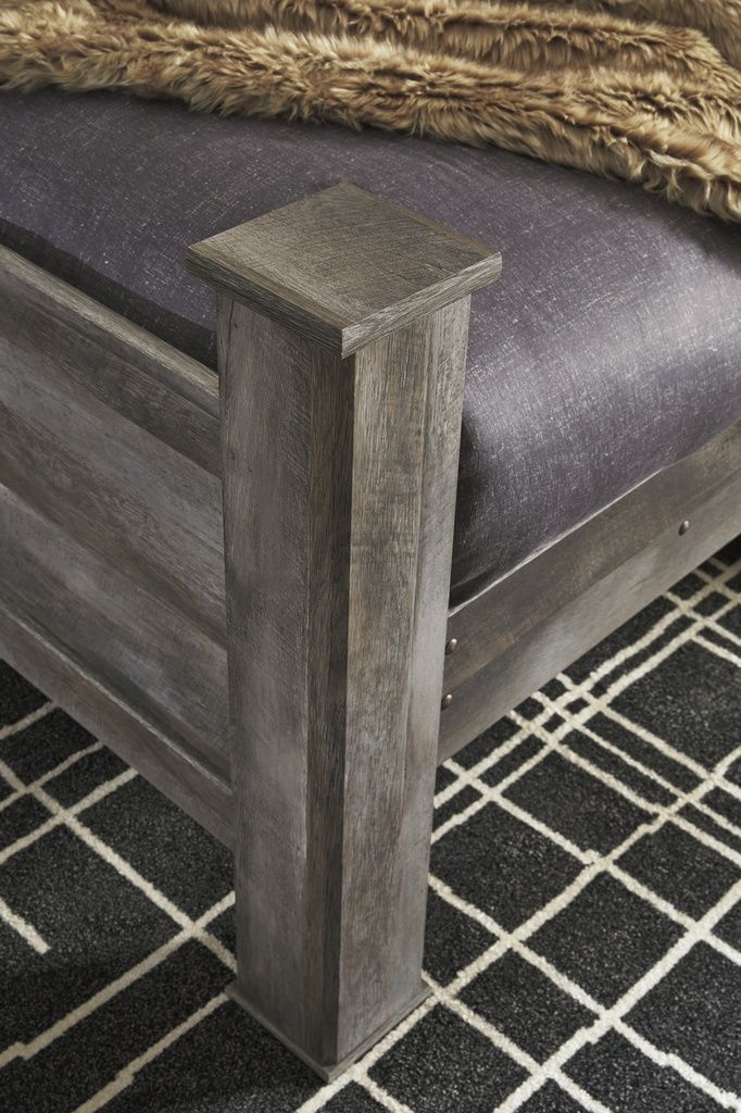 Wynnlow Gray King Upholstered Poster Bed B440B6