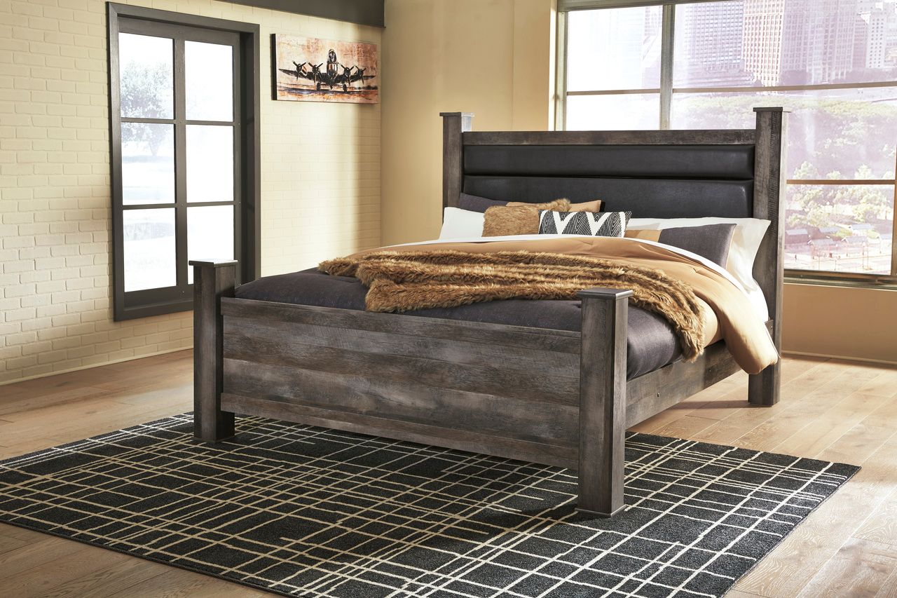 Wynnlow Queen Upholstered Poster Bed In Gray B440B7