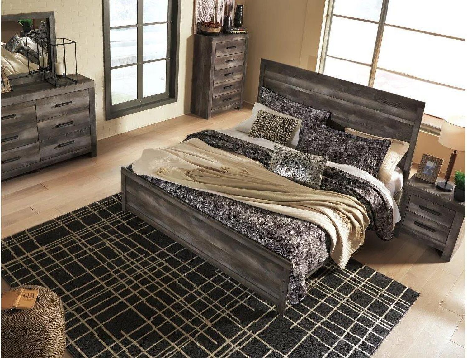 Wynnlow Gray King Panel Bed B440B8