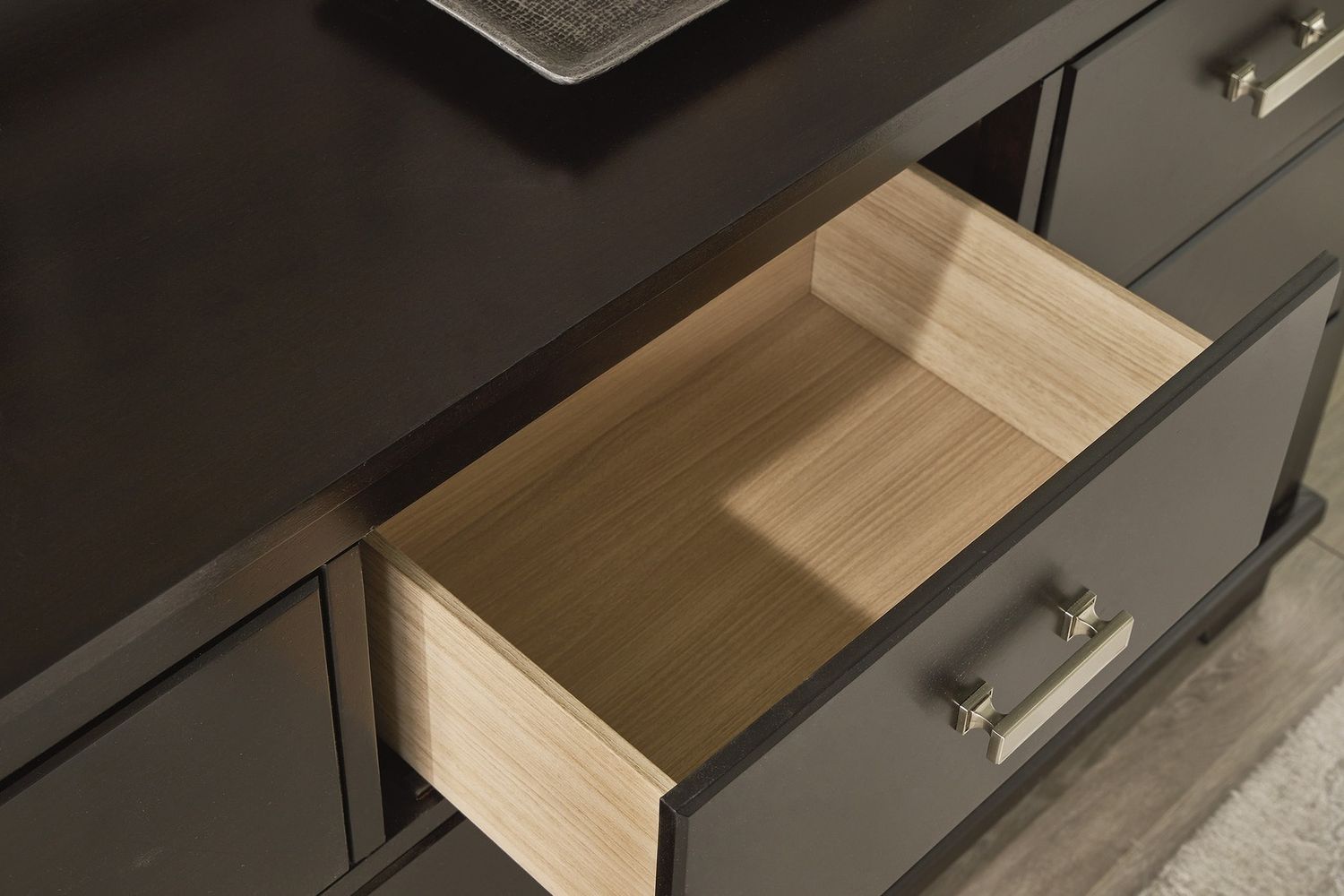 Covetown Chest Of Drawers In Dark Brown B44146