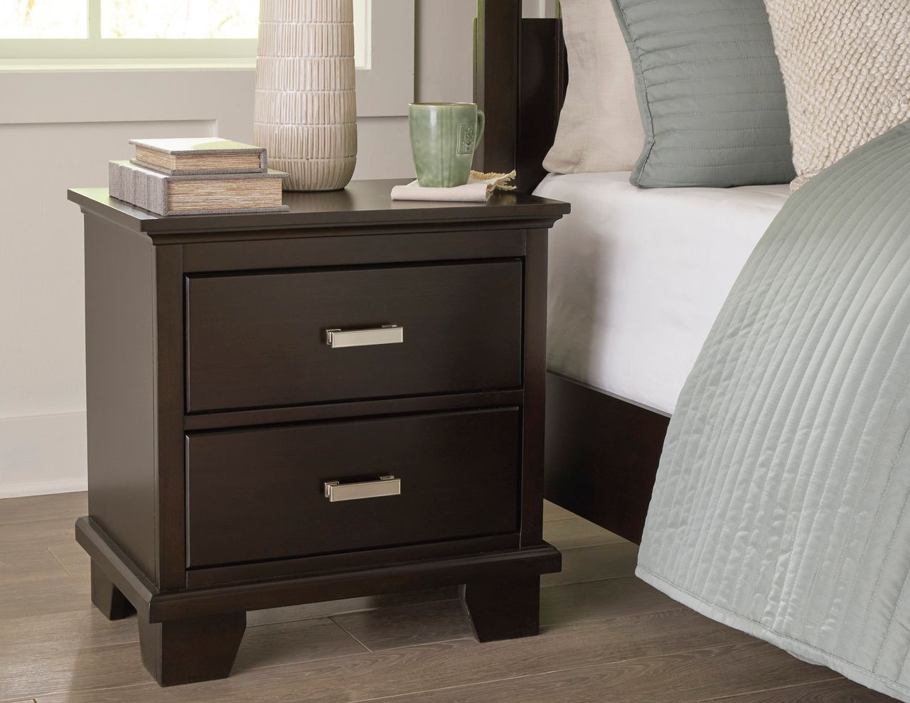 Covetown Nightstand In Dark Brown B44192