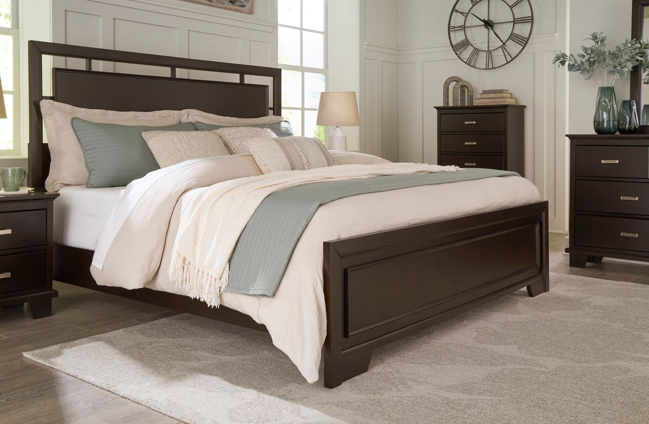 Covetown King Panel Bed In Dark Brown B441B8