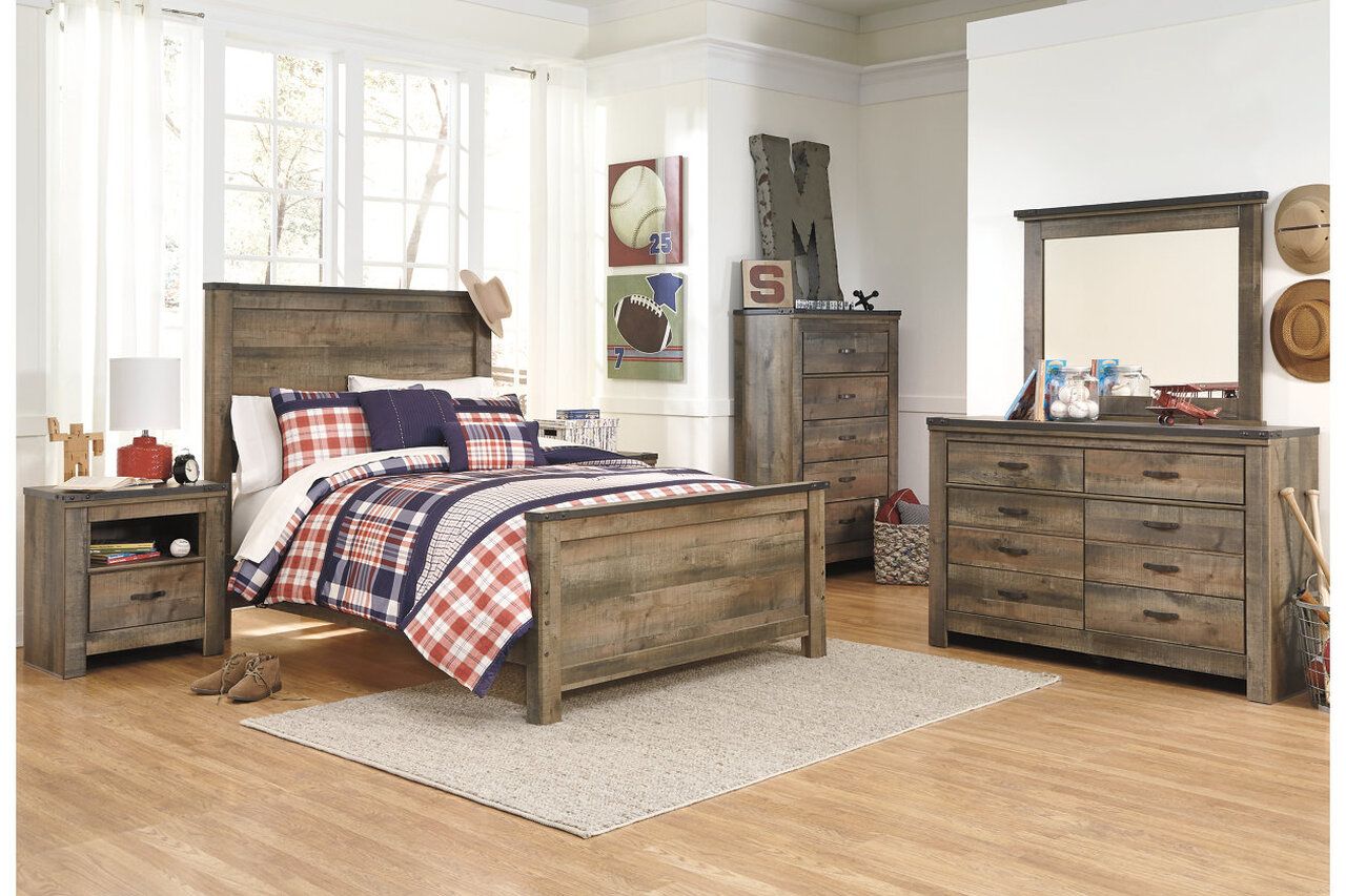 Trinell Brown Full Storage Panel Bed B446B10