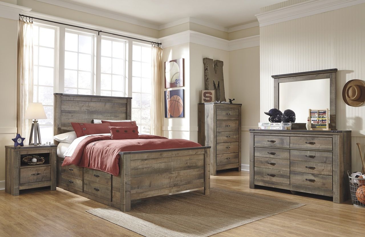 Trinell Brown Full Storage Panel Bed B446B10