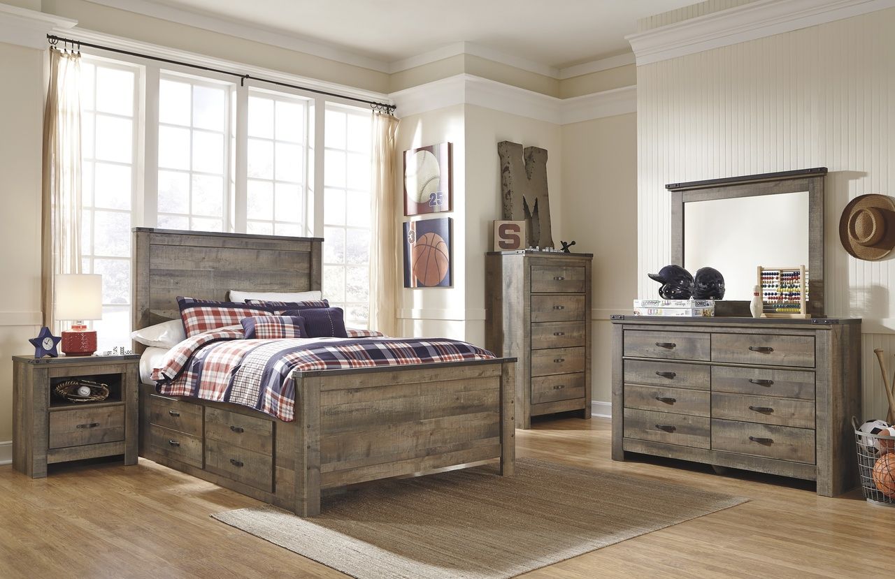Trinell Brown Full Storage Panel Bed B446B10