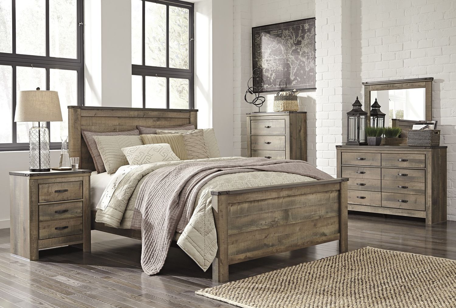 Trinell Brown Queen Panel Bed B446B11