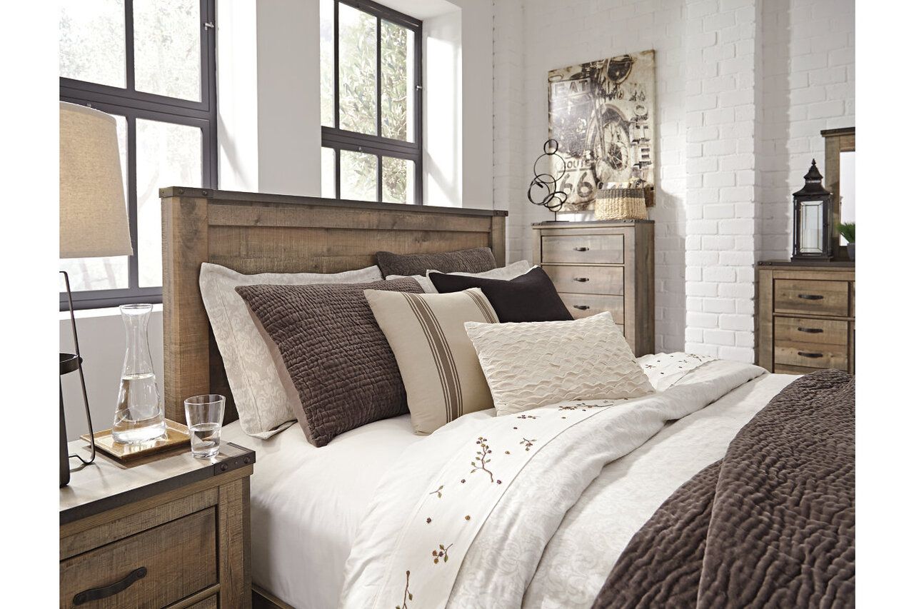 Trinell Brown King Panel Bed B446B23