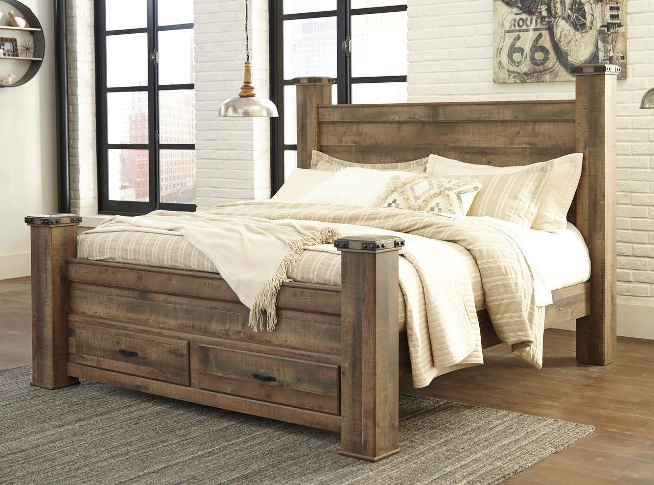 Trinell Poster Bed Queen B446B40