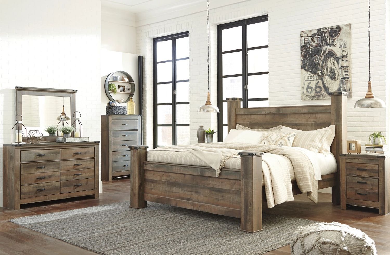 Trinell Poster Bed King B446B45