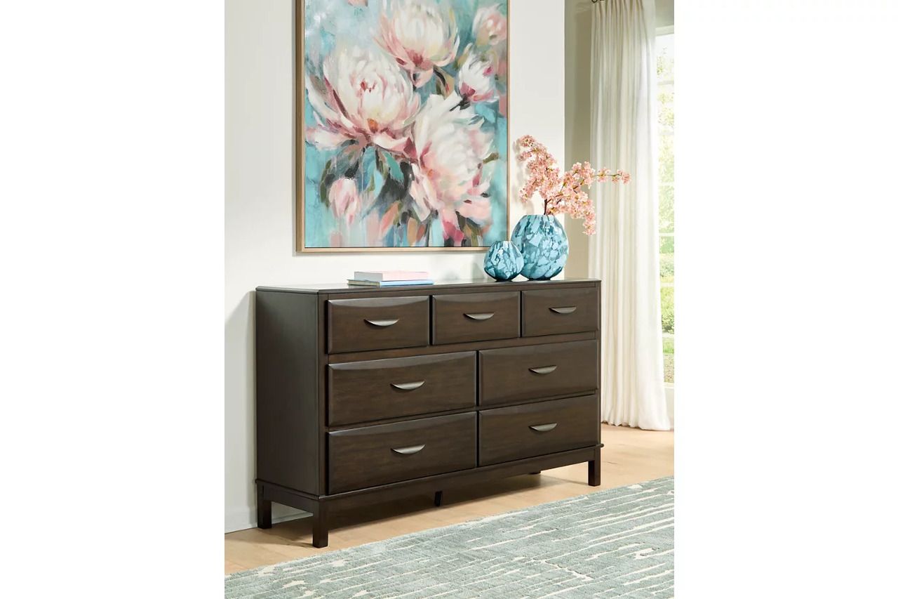 Vanmore Dresser In Dark Brown B47931
