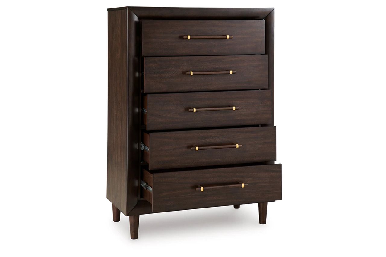 Dantenton Chest of Drawers In Merlot B61146