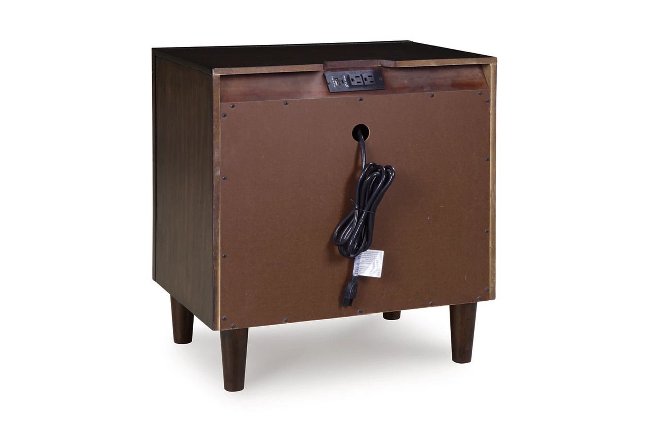 Dantenton Nightstand In Merlot B61192