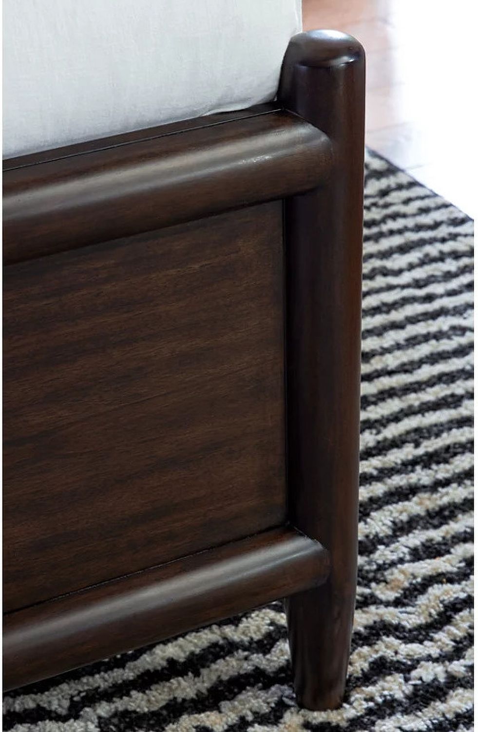 Dantenton Queen Panel Bed In Merlot B611B2