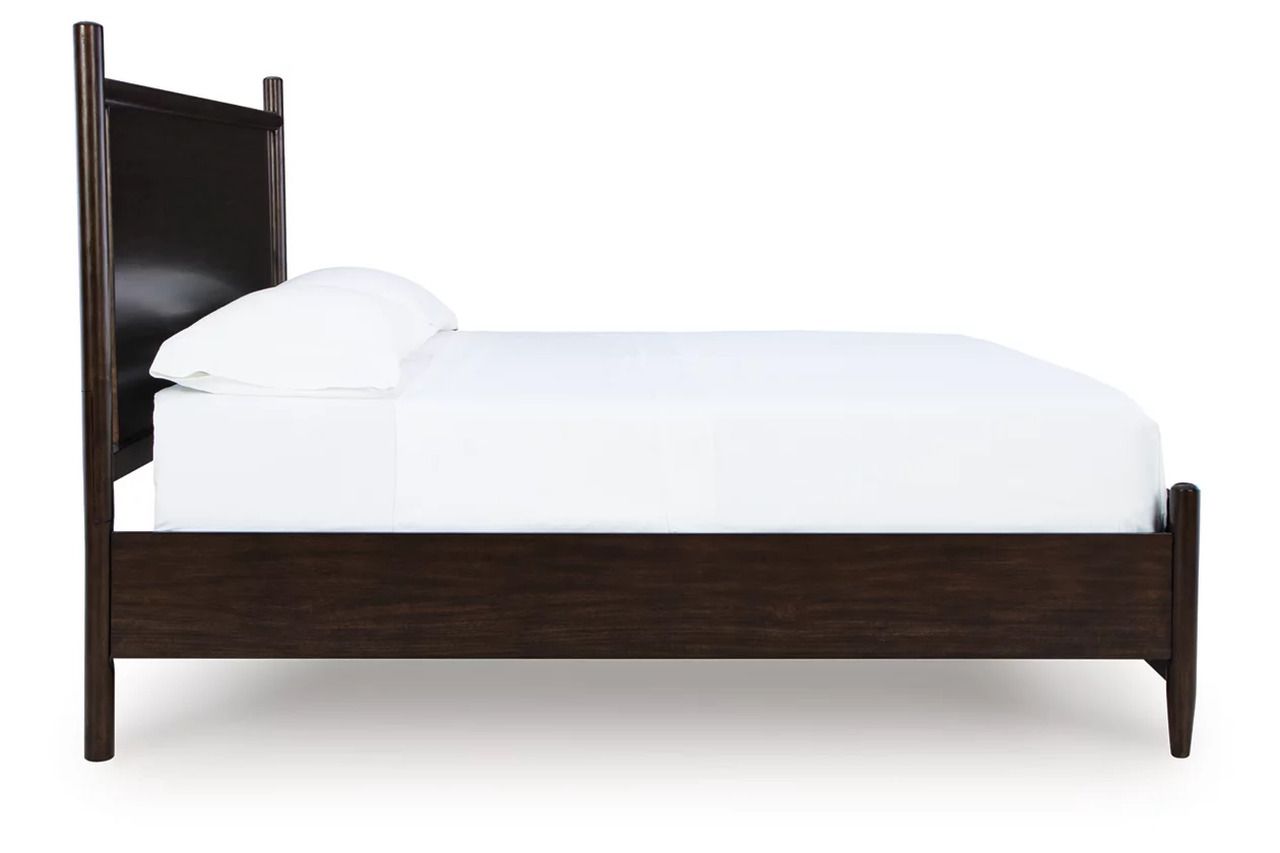 Dantenton King Panel Bed In Merlot B611B6