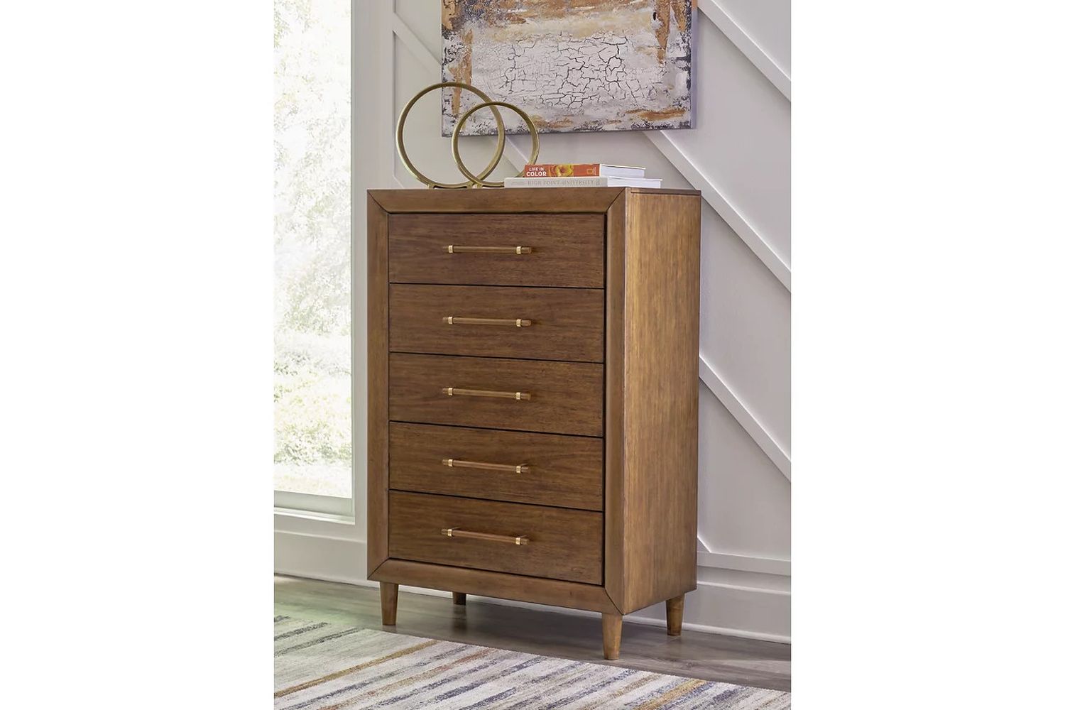 Lyncott Chest of Drawers In Brown B61546