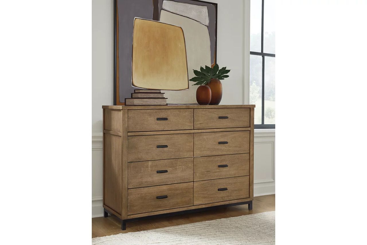 Tomtyn Dresser In Light Brown B62231