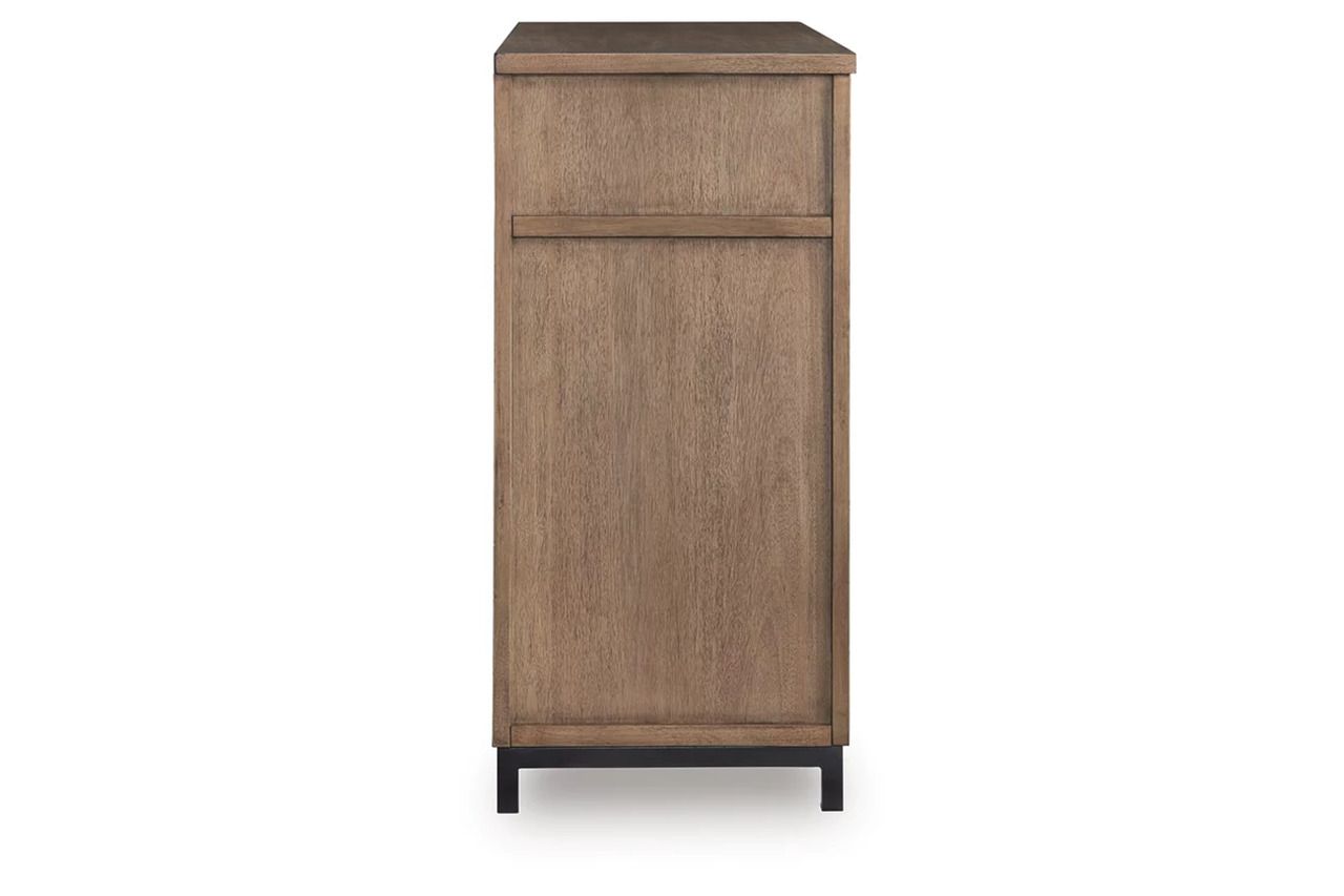 Tomtyn Dresser In Light Brown B62231