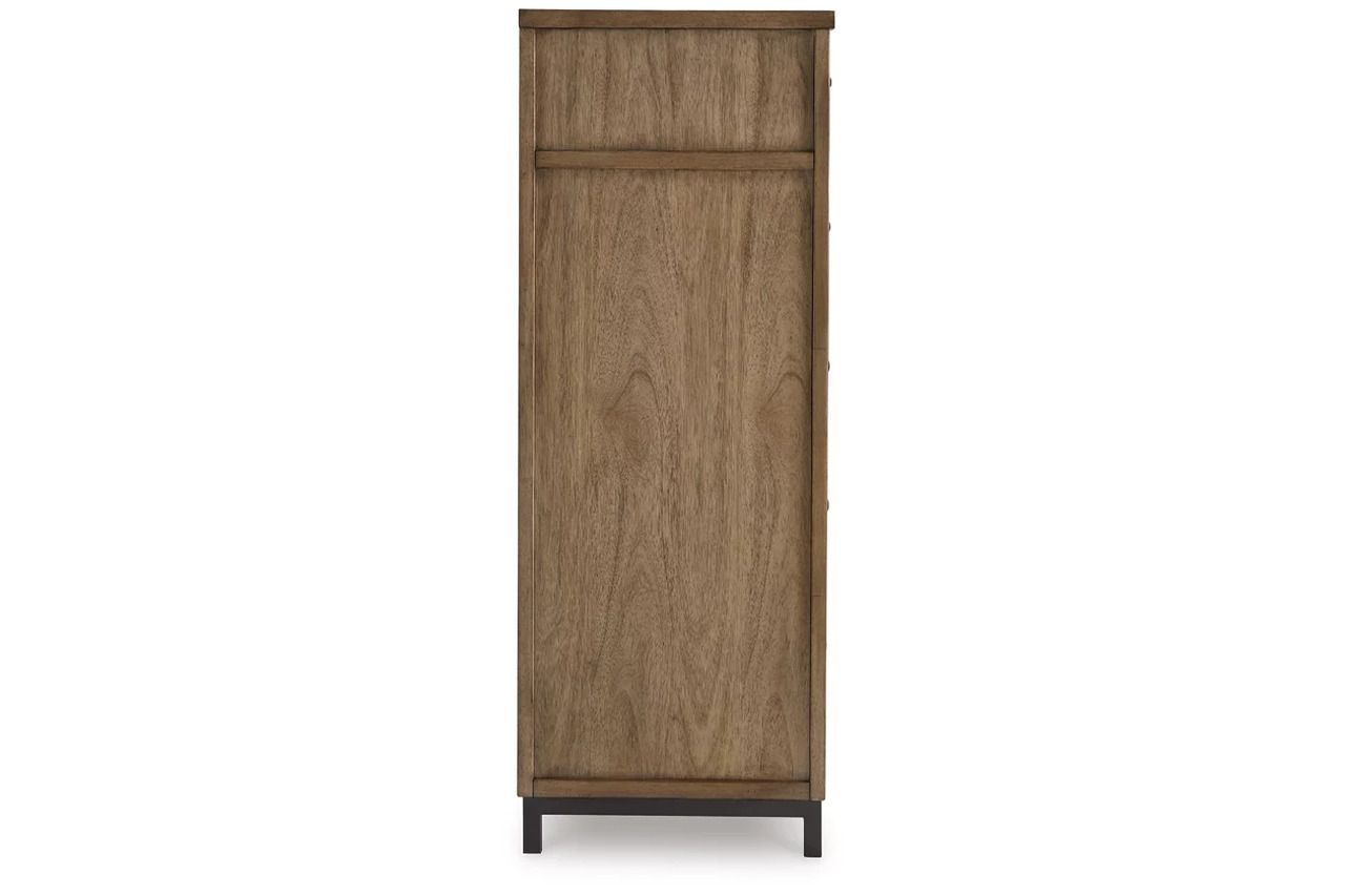 Tomtyn Chest of Drawers In Light Brown B62246