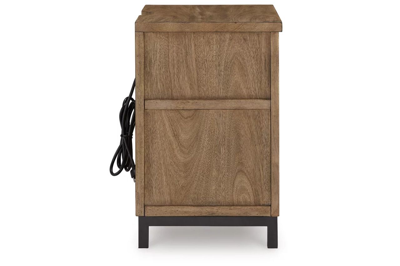 Tomtyn Nightstand In Light Brown B62292