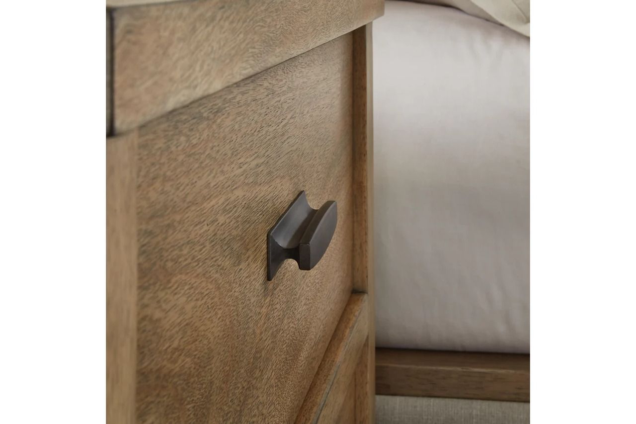 Tomtyn Nightstand In Light Brown B62292