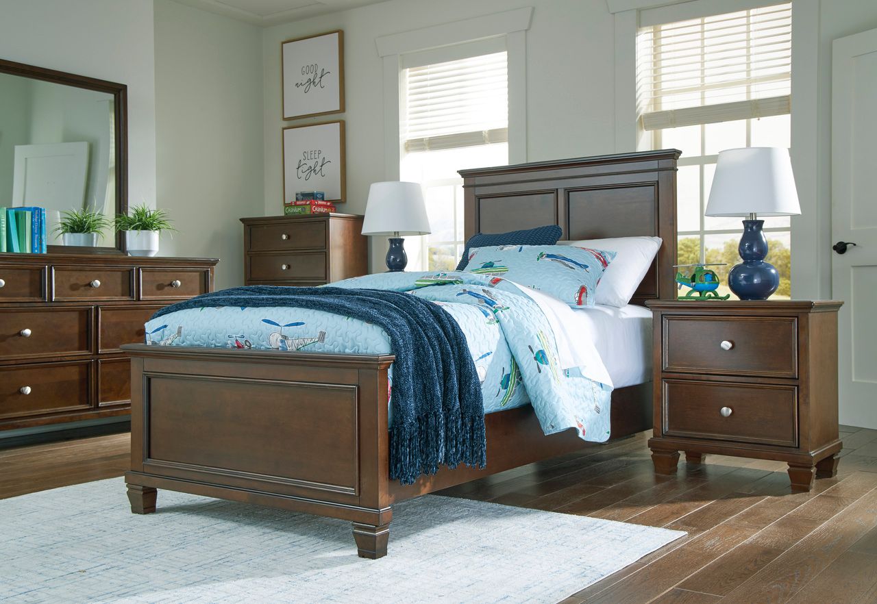 Danabrin Rich Brown Cherry Twin Panel Bed B685B6