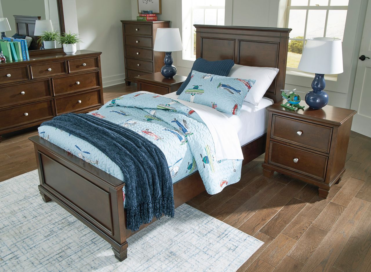 Danabrin Rich Brown Cherry Twin Panel Bed B685B6