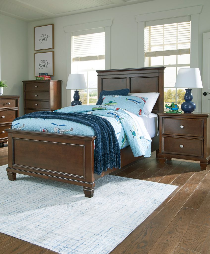 Danabrin Rich Brown Cherry Twin Panel Bed B685B6