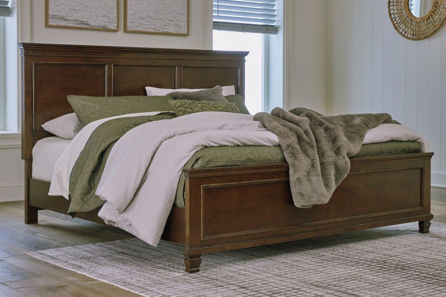Danabrin Rich Brown Cherry Full Panel Bed B685B8
