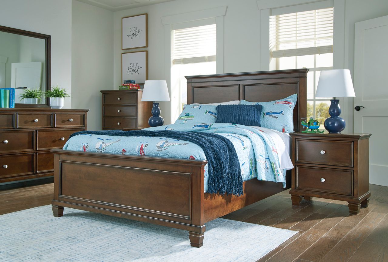 Danabrin Rich Brown Cherry Full Panel Bed B685B8