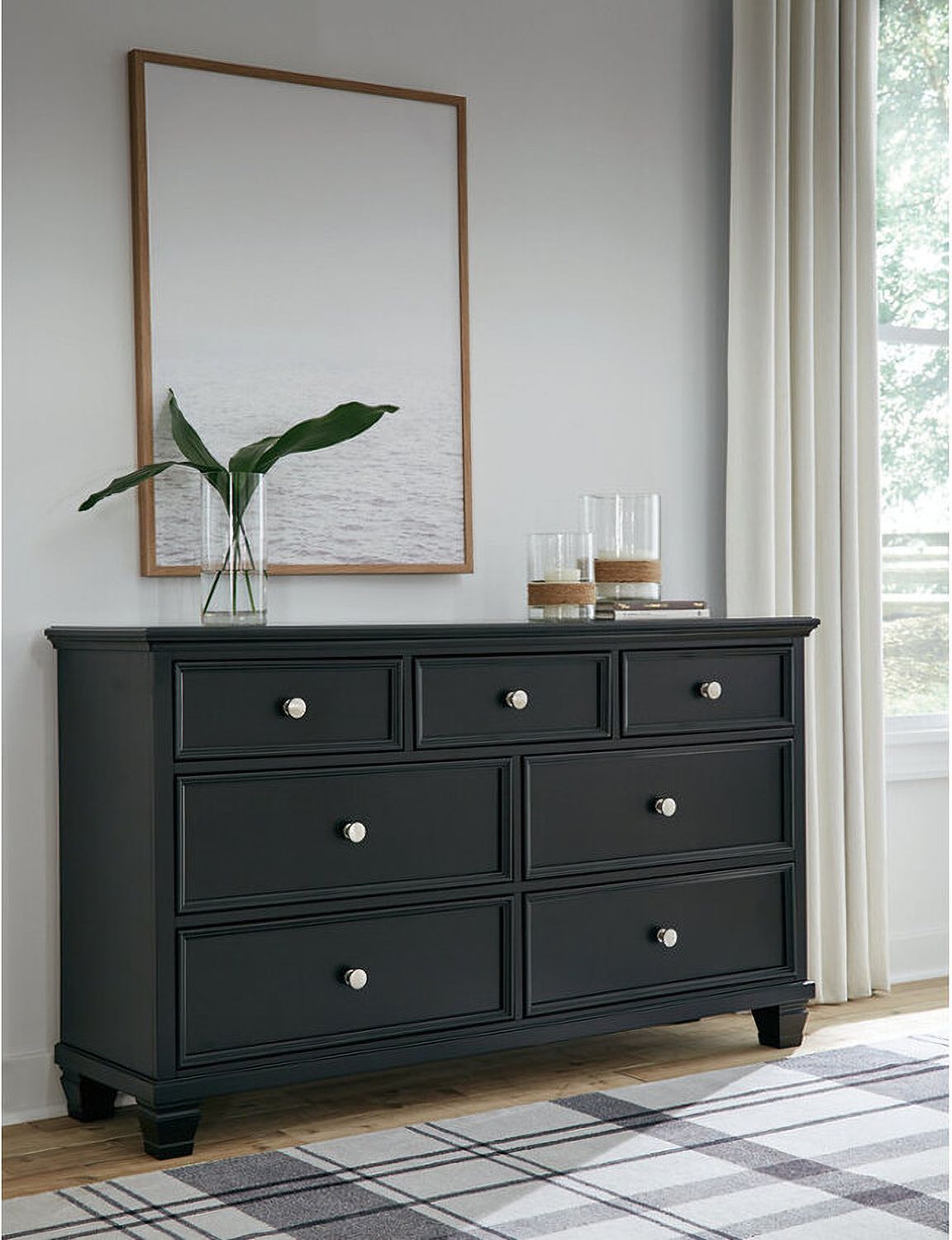 Lanolee Black Dresser B68731
