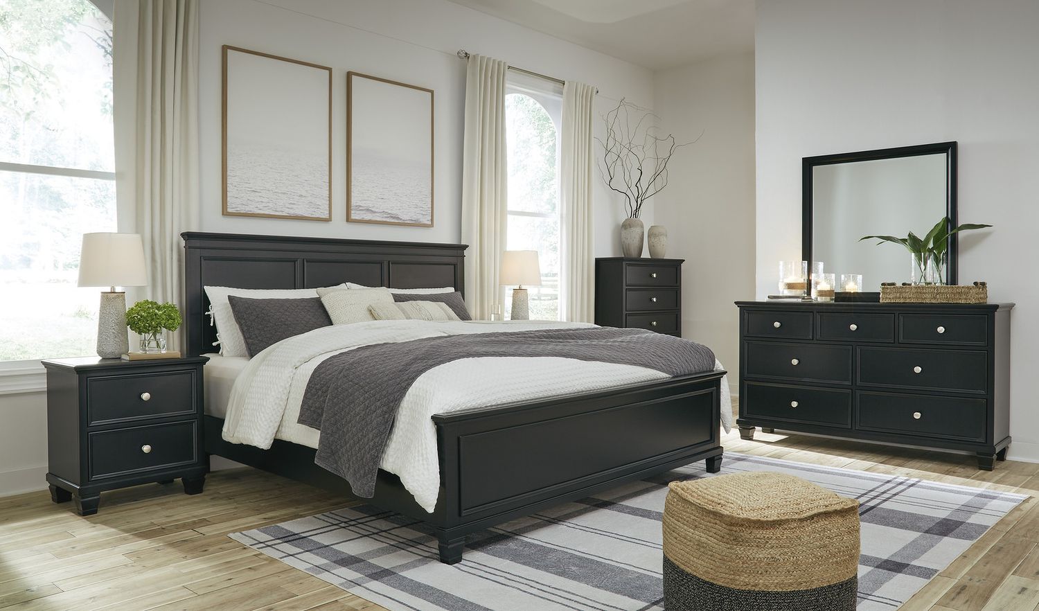 Lanolee Black Dresser B68731