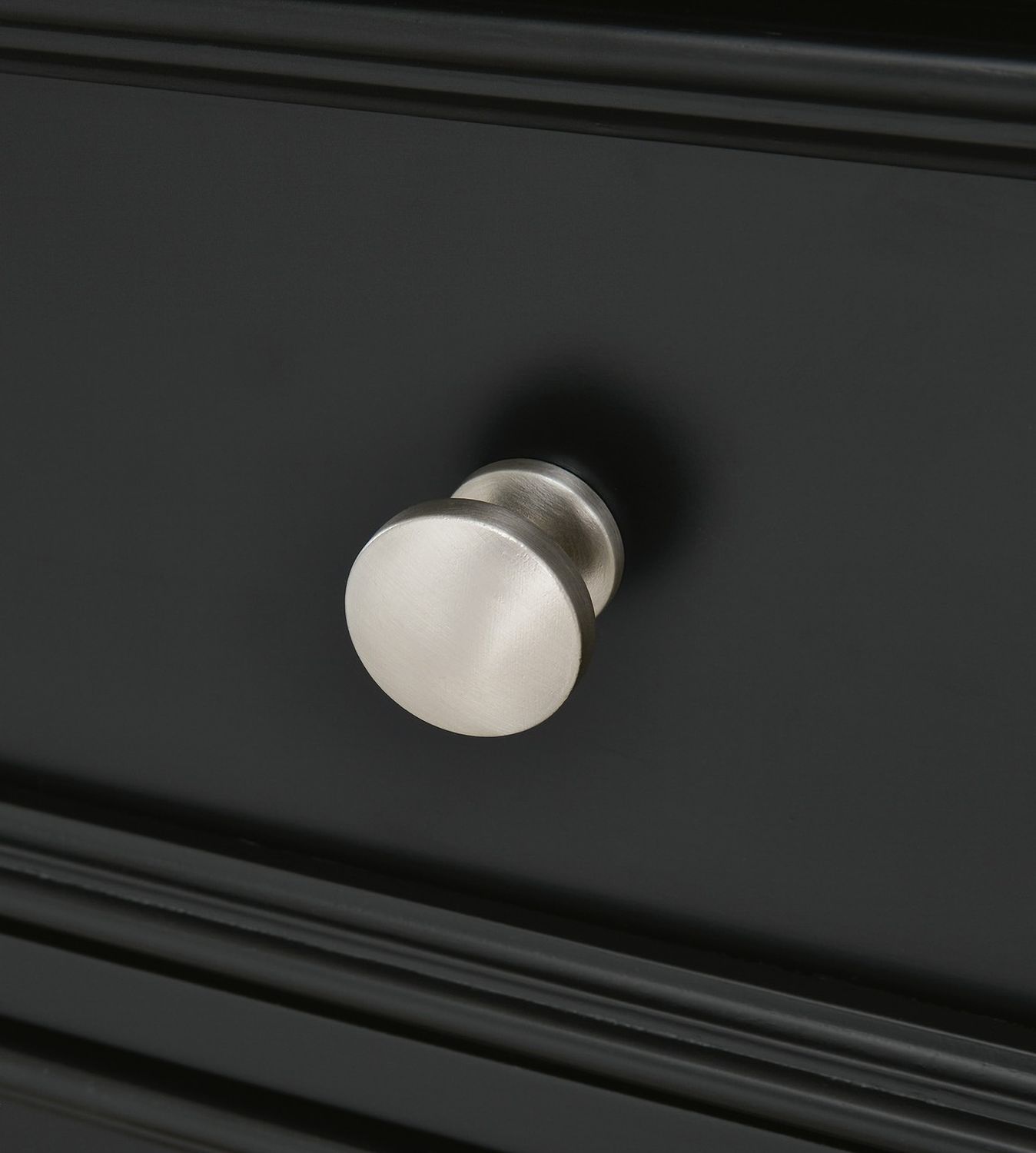 Lanolee Black Dresser B68731