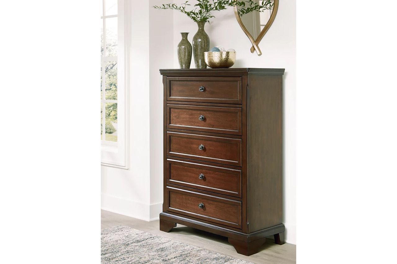 Trellington Chest of Drawers In Brown B71646