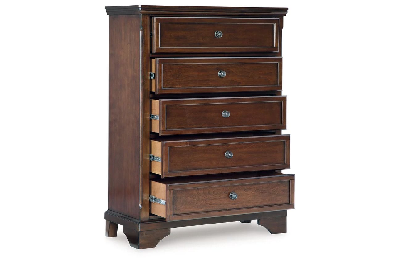 Trellington Chest of Drawers In Brown B71646