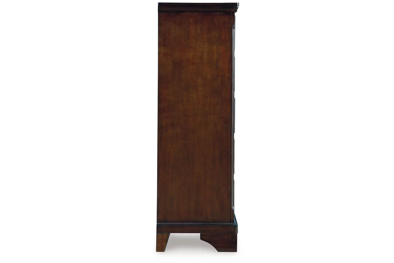 Trellington Chest of Drawers In Brown B71646