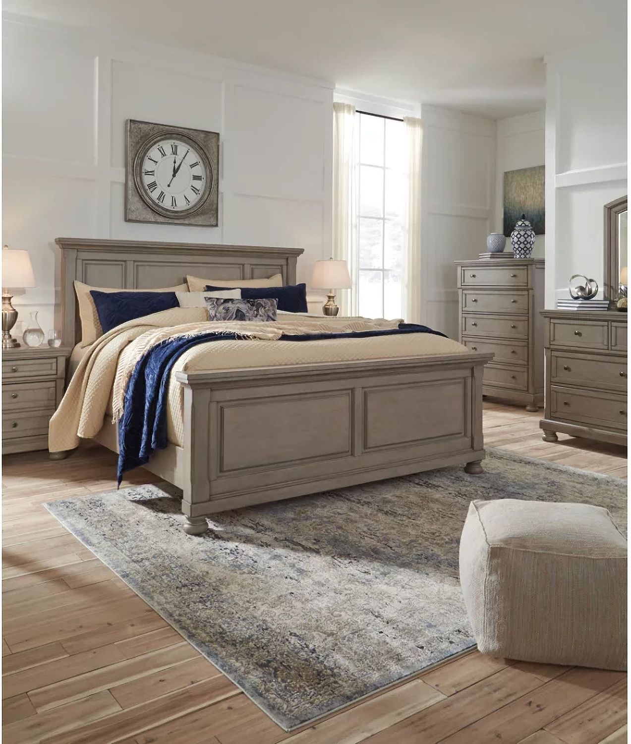 Lettner Light Gray Queen Panel Bed B733B2